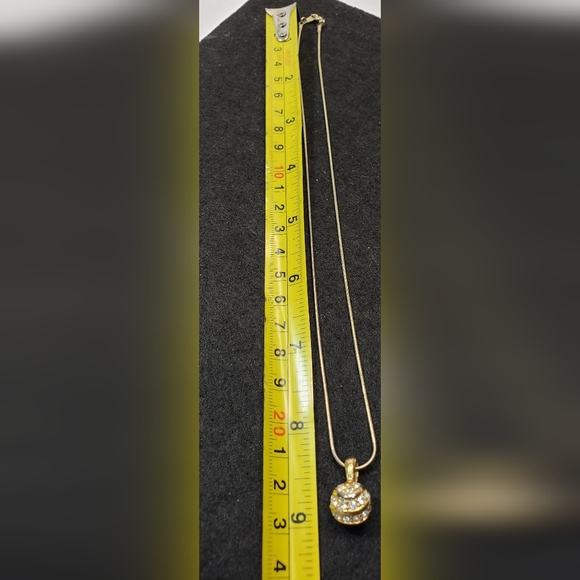 42 Piece Vintage to Modern Gold Tone Jewelry Lot - some branded - Picture 11 of 16